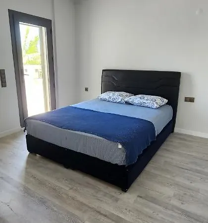 Hotel Muestakil *